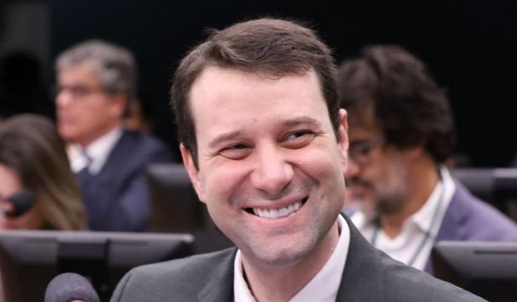 Relatório do deputado Daniel que fortalece o acesso a livros nas escolas é aprovado na Câmara