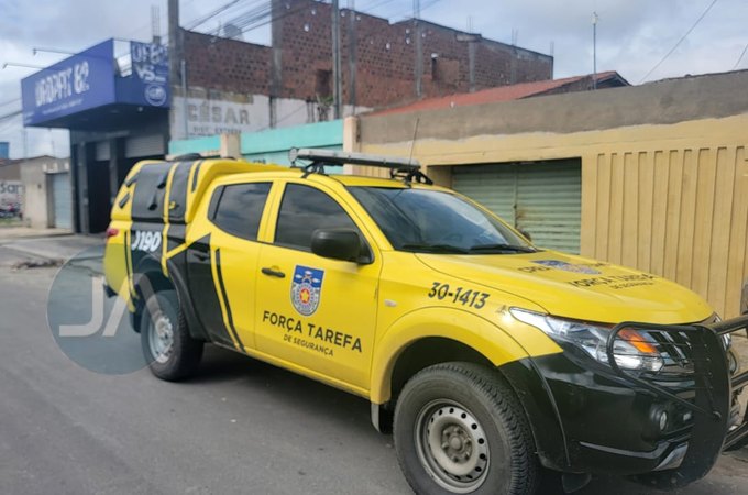 Homem é assassinado com tiros e facadas dentro de casa, na Primavera em Arapiraca; assista