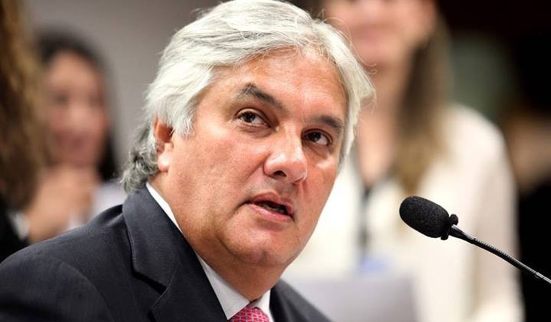 OAB quer que Senado afaste Delcídio do Amaral das atividades