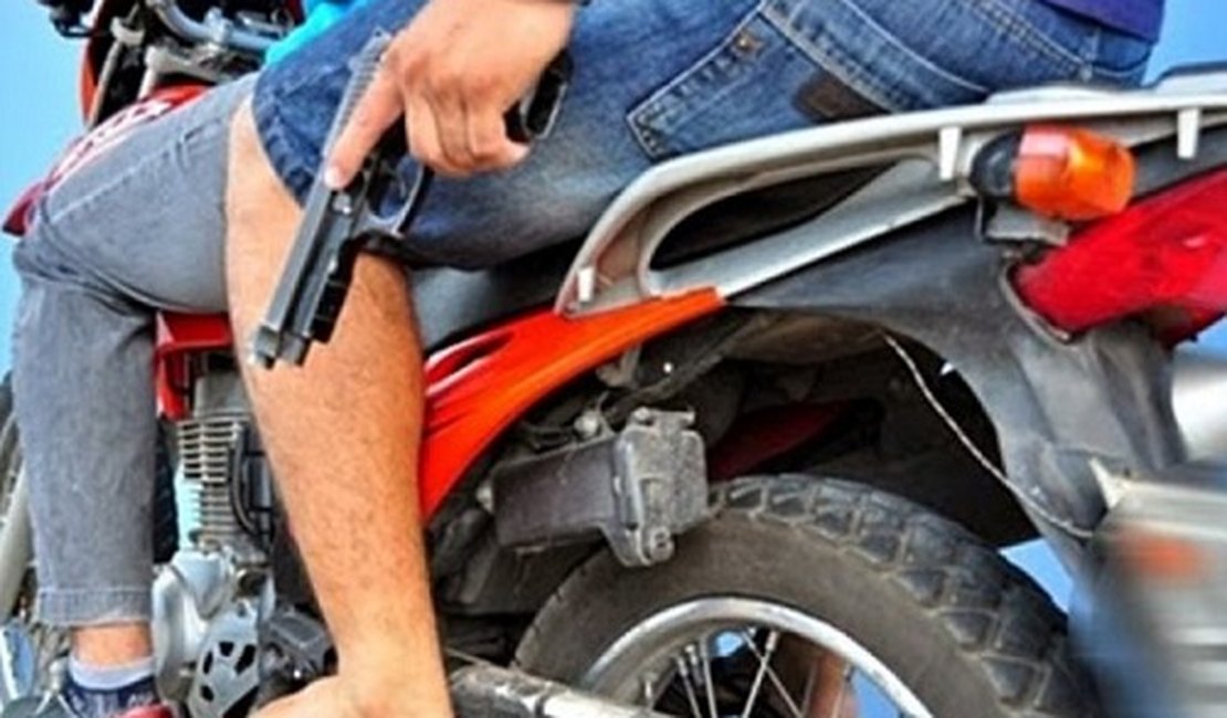 Mais um mototaxista é vítima de falso passageiro e tem moto e pertences roubados, em Arapiraca