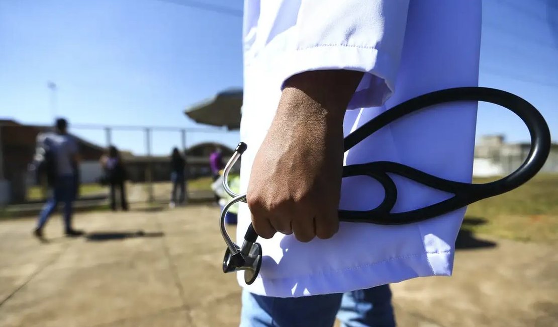 MEC diz que irá suspender vestibular e vetar ampliação de cursos de medicina mal avaliados