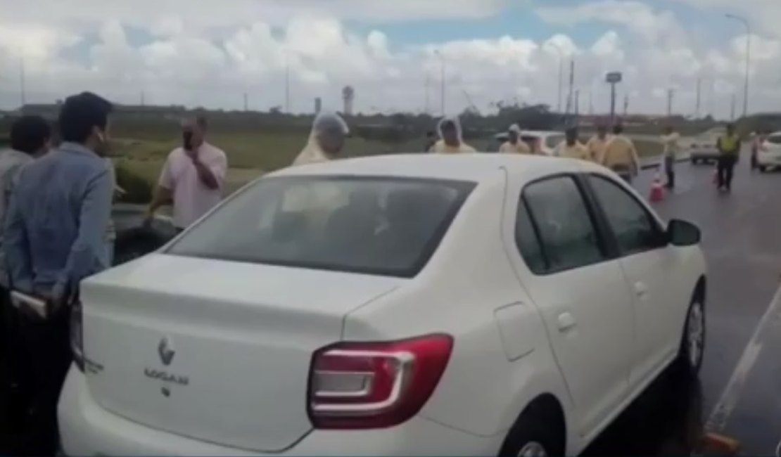 Veículos da Uber são apreendidos pela SMTT no Aeroporto Zumbi dos Palmares