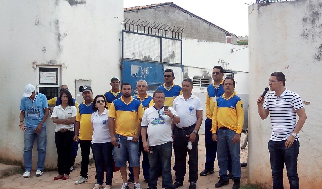 Em Alagoas, funcionários dos Correios pedem contratação de carteiros