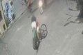VÍDEO: Ciclista está internado em estado grave após colisão entre bicicletas em Penedo; câmera registrou acidente