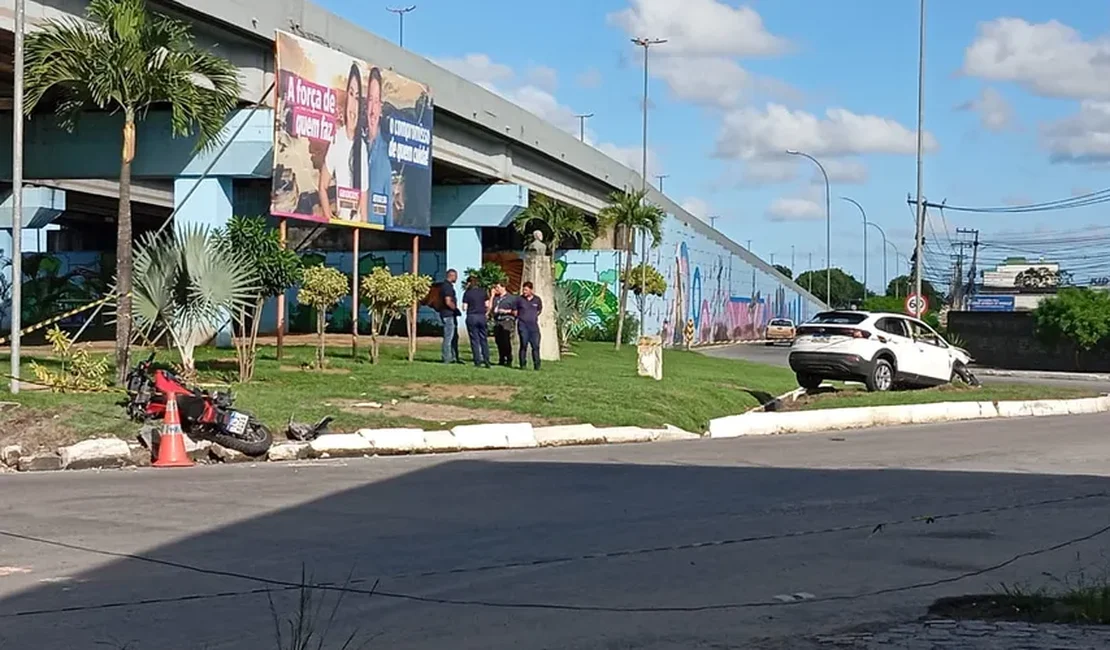 Motociclista morre após ser atingido por carro na BR-104, em Rio Largo
