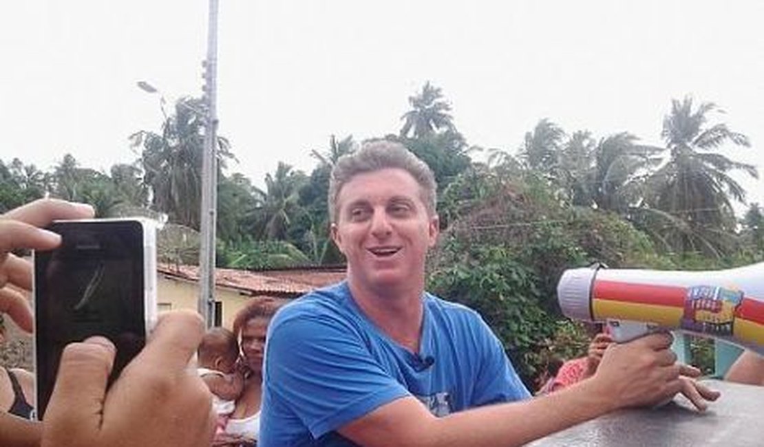 Luciano Hulk vem a Alagoas para construir sede da Associação Peixe-Boi