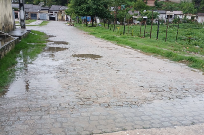 Ações preventivas realizadas pela Prefeitura de Penedo antes das chuvas evitam alagamentos em pontos críticos