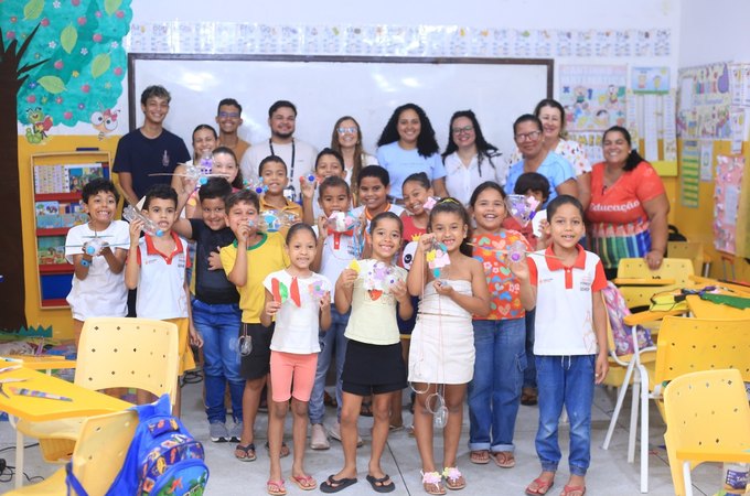 Estudantes da rede pública de Penedo aprendem a transformar material reciclável em brinquedos