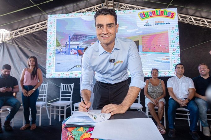 MPAL e DPE pedem multa contra prefeito de Maceió e suspensão de gastos com publicidade e festas devido à crise no transporte escolar