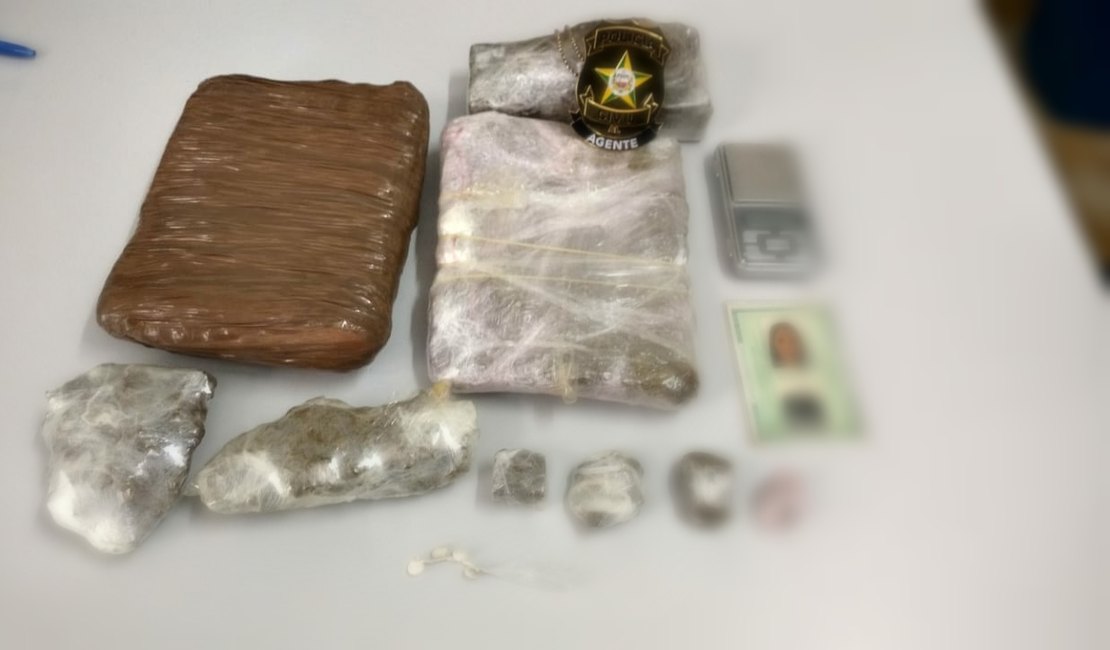 Mulher é presa com 3 quilos de maconha hidropônica, em Arapiraca