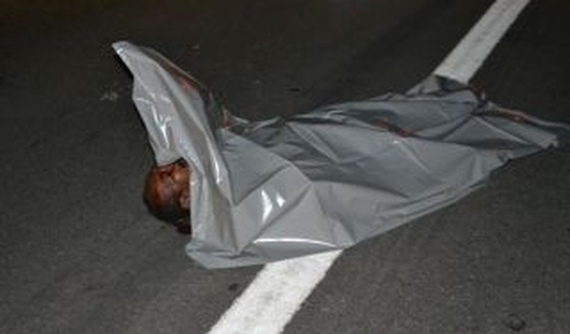 Homem morre ao tentar atravessar rodovia AL-101 Sul