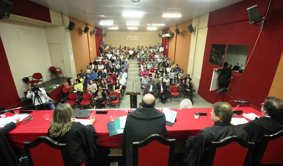 Sessão itinerante da 1ª Câmara Cível contempla alunos da Uneal em Arapiraca