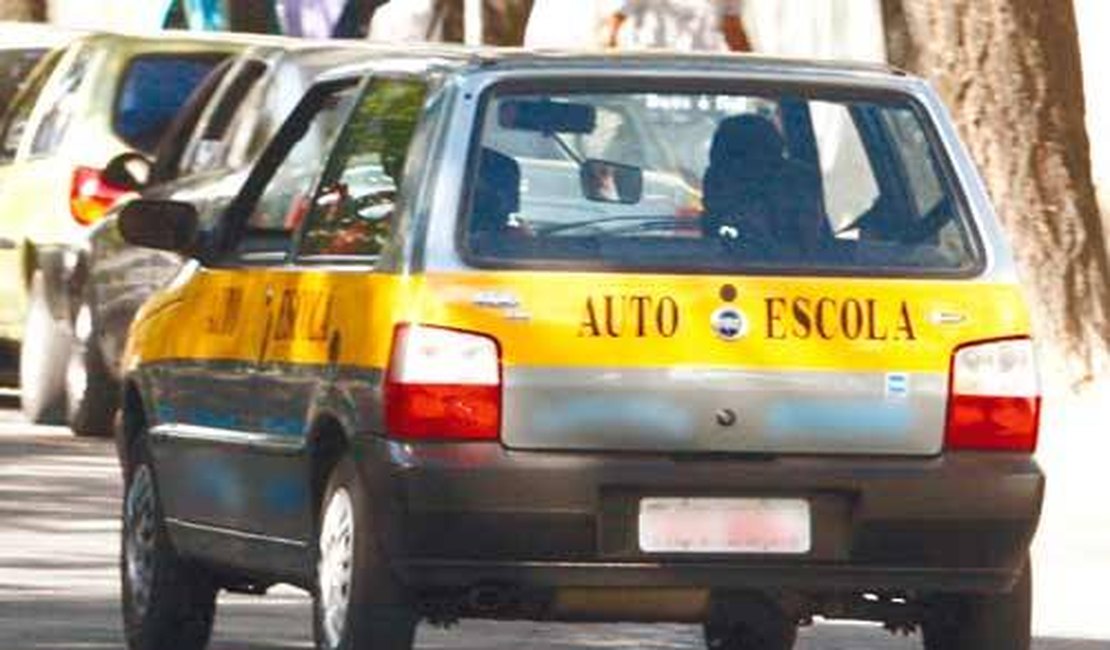 Novos valores de taxas de autoescolas entram em vigor em Alagoas; confira