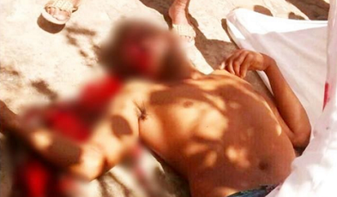 Jovem é executado a tiros na porta de casa no Sertão de Alagoas