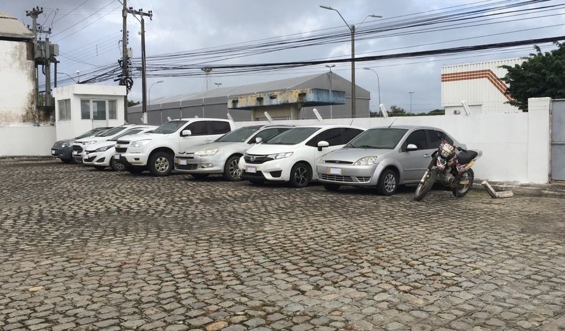 Operação prende suspeitos e apreende oito veículos com chassis adulterados, em AL