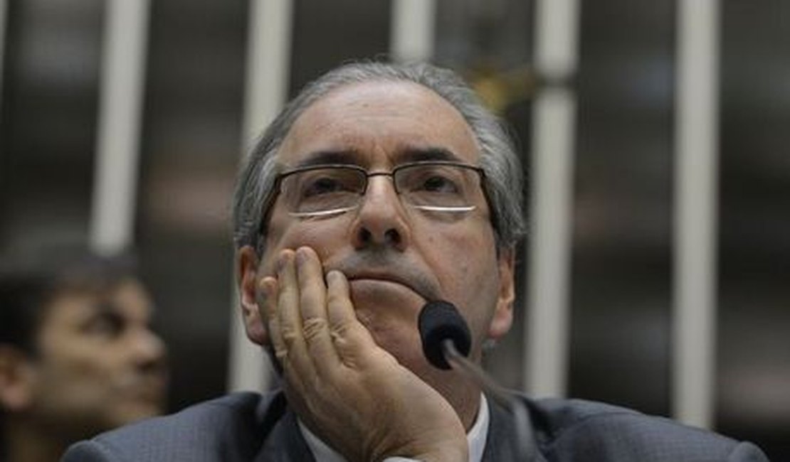 Acuado, Cunha é acusado por deputados de fazer chantagem e de agir por interesses pessoais