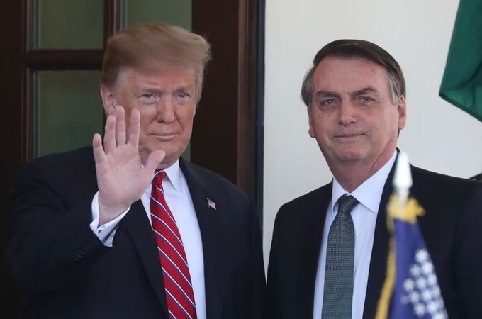 Bolsonaro se declara para Trump: “Sou apaixonado por ele”