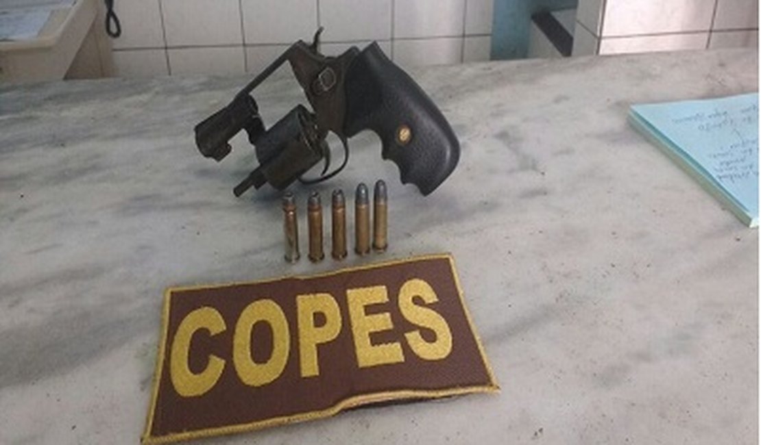 Polícia Militar prende homem que ameaçava populares com revólver durante festividade