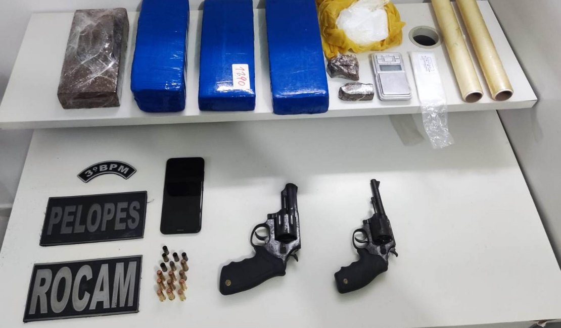 Polícia Militar cumpre mandados e apreende armas e drogas no interior alagoano