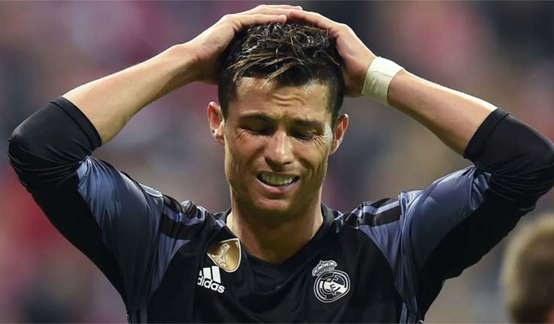 Cristiano Ronaldo nega 'acusação nojenta' de estupro feita por revista alemã