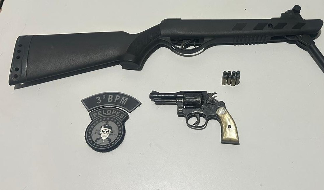 Após briga entre parentes em frente ao IML, policiais apreendem espingarda de pressão e revólver em Arapiraca