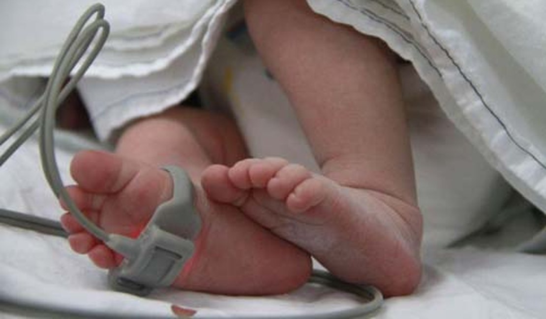 Criança nasce no meio do asfalto, após acidente em Goiânia