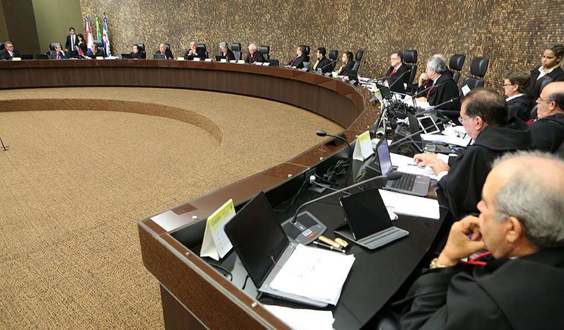 Pedido de vista suspende julgamento sobre repasse de imposto de renda da ALE