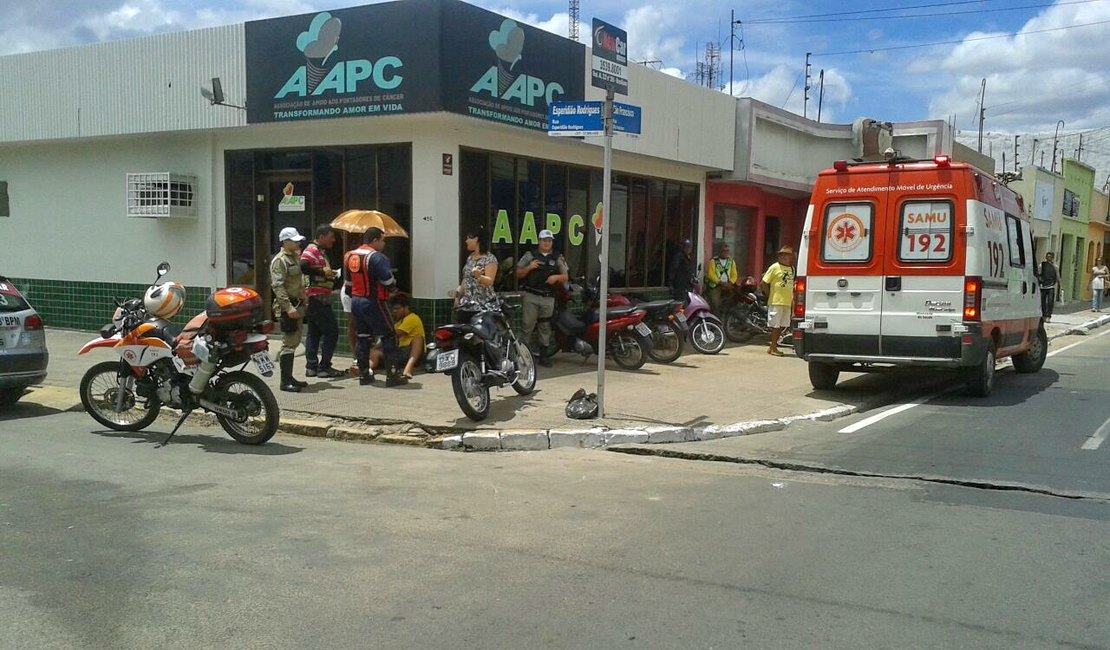 Condutor foge após causar acidente no Centro de Arapiraca