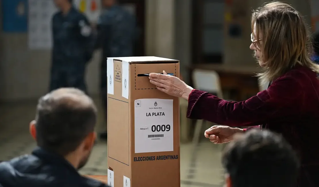 Argentinos vão às urnas para renovar Câmara e Senado