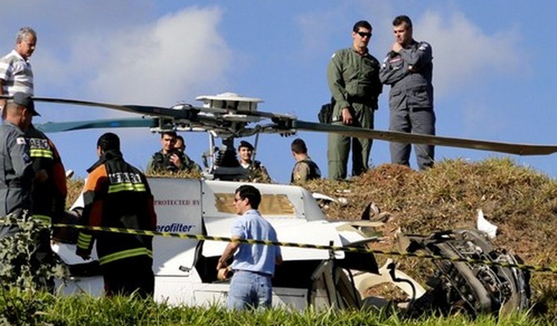 Helicóptero cai em Minas Gerais após piloto realizar manobras arriscadas