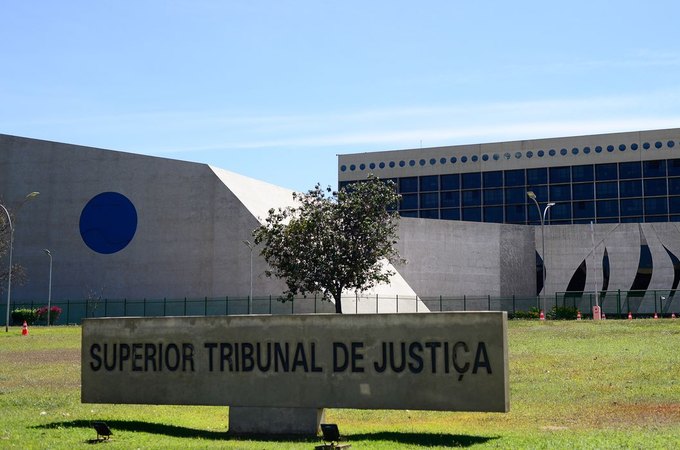 STJ autoriza mudança de registro civil para gênero neutro