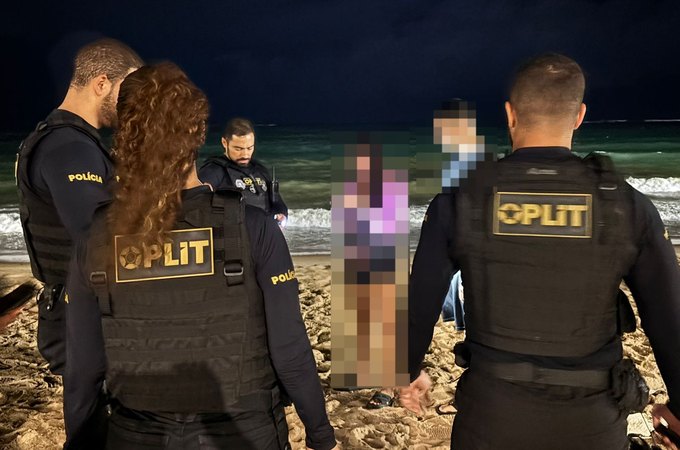 Casal é preso após se apropriar de celular perdido por passageiro em carro de aplicativo, em Maceió