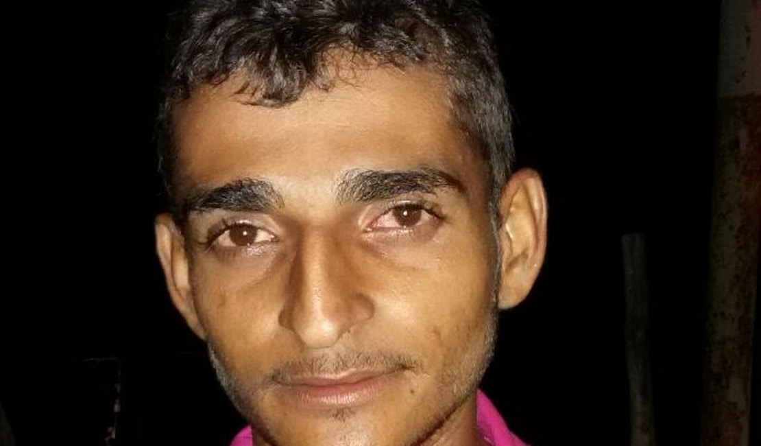 Jovem é detido com motocicleta roubada, em São Miguel dos Campos