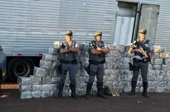 Polícia apreende mais de uma tonelada de maconha no interior de SP