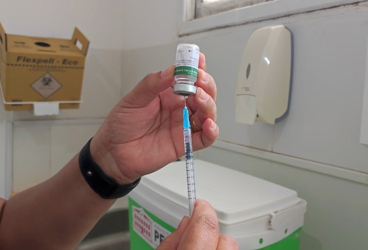 Secretaria Municipal de Saúde alerta penedenses sobre a importância da vacina contra a gripe