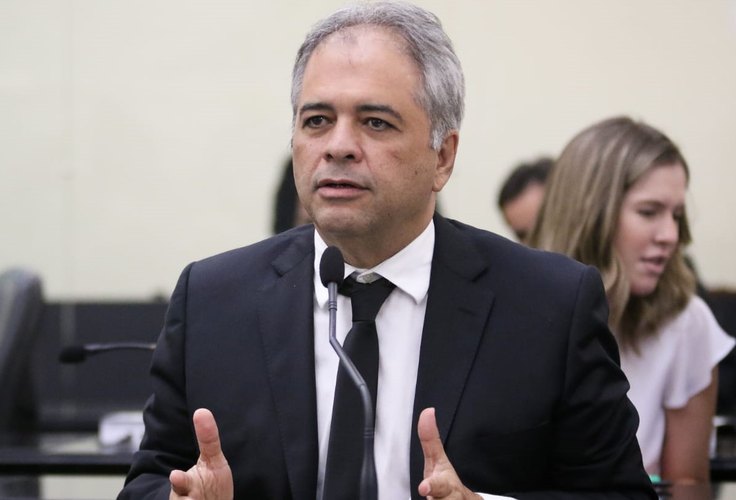 Deputado critica plano de abertura de vias no Corredor Vera Arruda, em Maceió