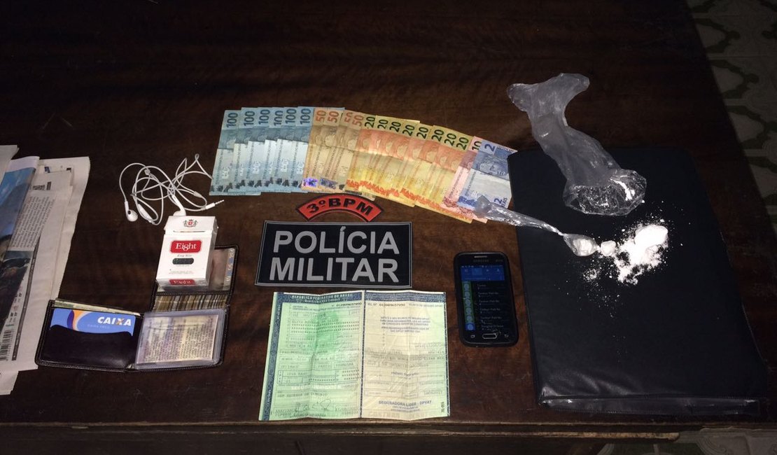 Força Tarefa prende homem com droga escondida em capacete, em Arapiraca