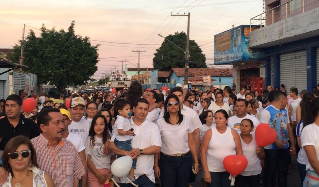 Moradores vão às ruas clamar por paz em Girau do Ponciano