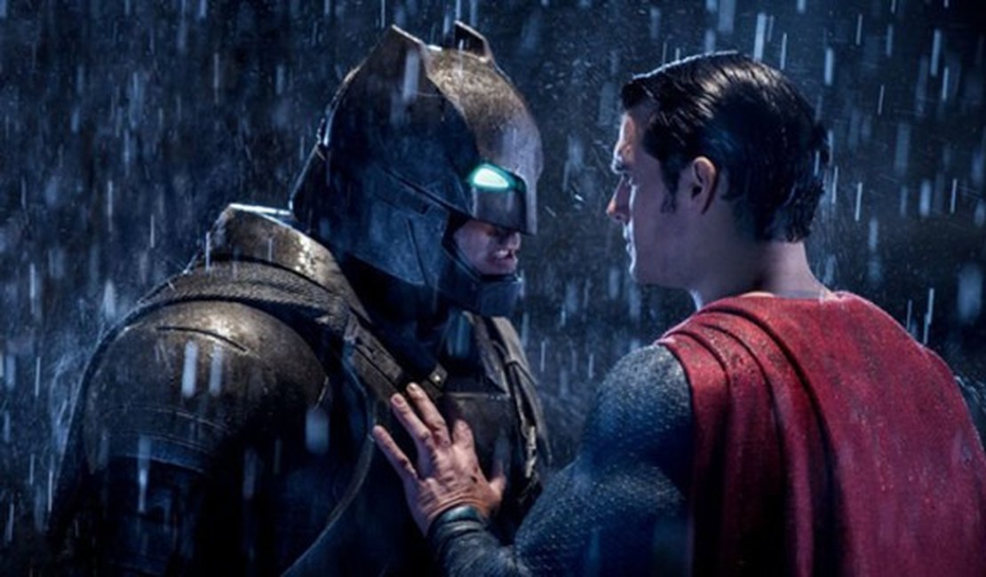 'Batman vs Superman' e 'Hillary's América' vencem Framboesa de Ouro