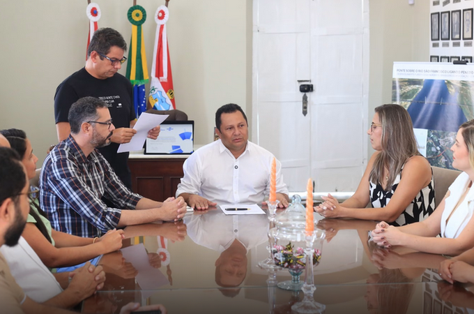 Prefeito em exercício Valdinho Monteiro empossa servidoras aprovadas no concurso da Prefeitura de Penedo