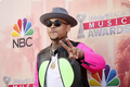 Chris Brown é mantido em custódia após prisão e acusação de lesão corporal grave
