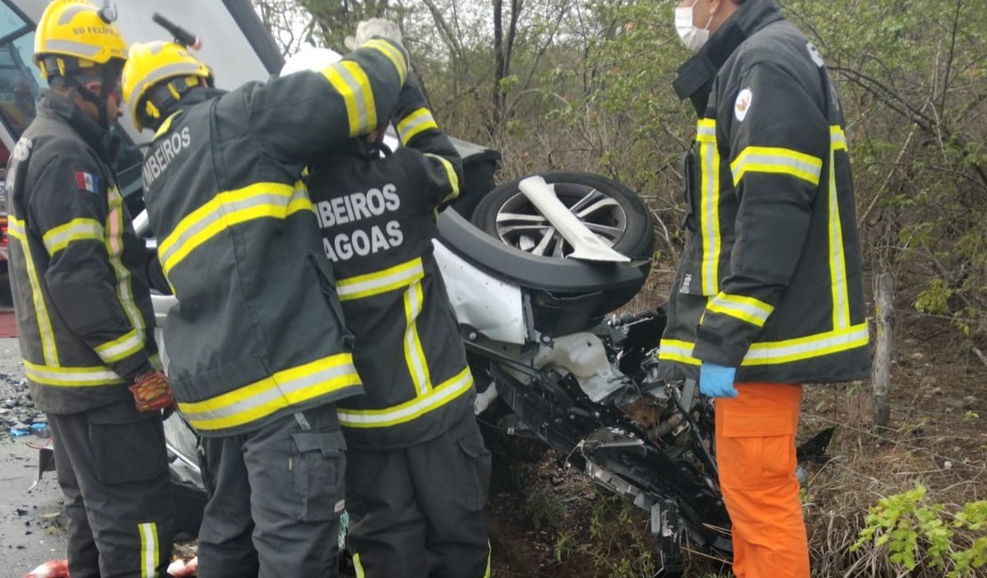 Tragédia no Sertão: colisão entre dois veículos deixa três mortos e feridos na zona rural de São José da Tapera