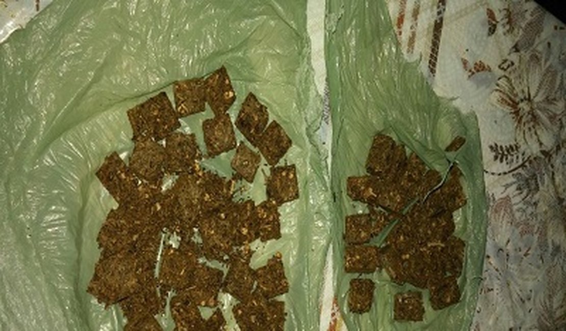 Militares prendem dupla com drogas em Piaçabuçu