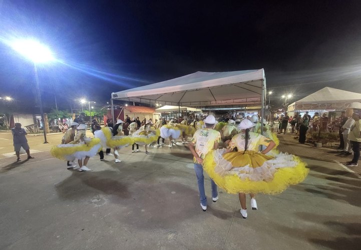 Tardezinha Cultural no Mercado do Artesanato