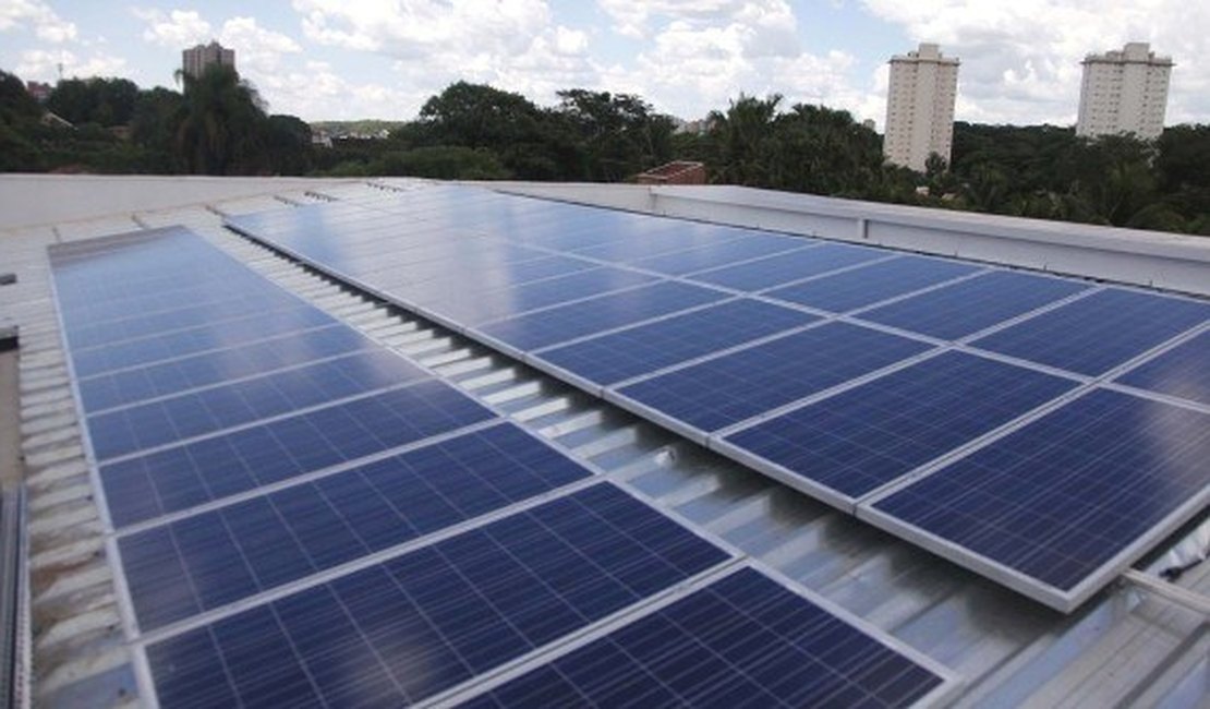 Alagoas isenta ICMS para consumidor que gera energia renovável