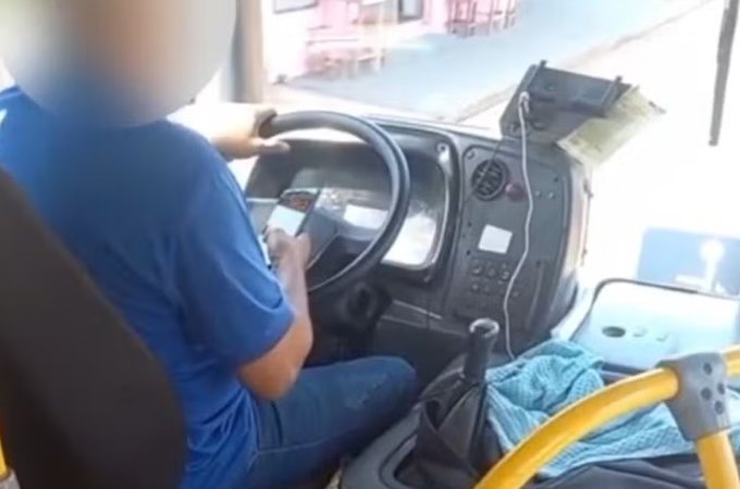 Motorista de ônibus é flagrado em 'jogo do tigrinho' enquanto dirigia em MS