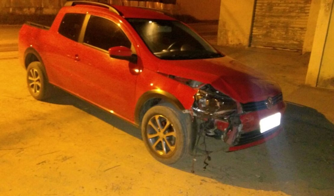 Motorista avança sinalização e causa acidente, em Arapiraca