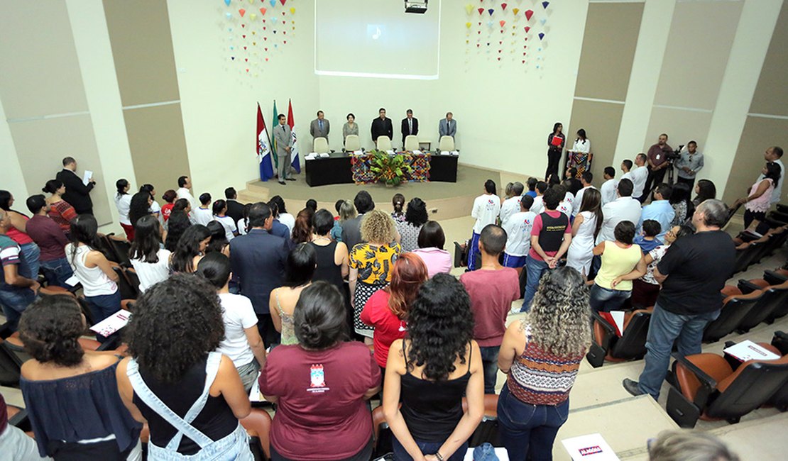 Parceria entre Judiciário e Executivo vai ressocializar presos por meio da leitura