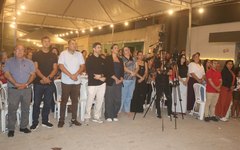 Entrega de pavimentação de ruas no bairro Jardim Tropical