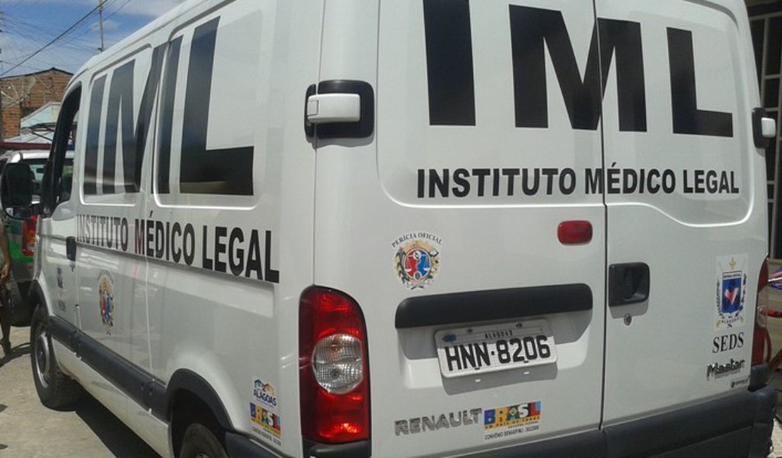 Menor é assassinado com golpes de faca, no bairro Canafístula, em Arapiraca
